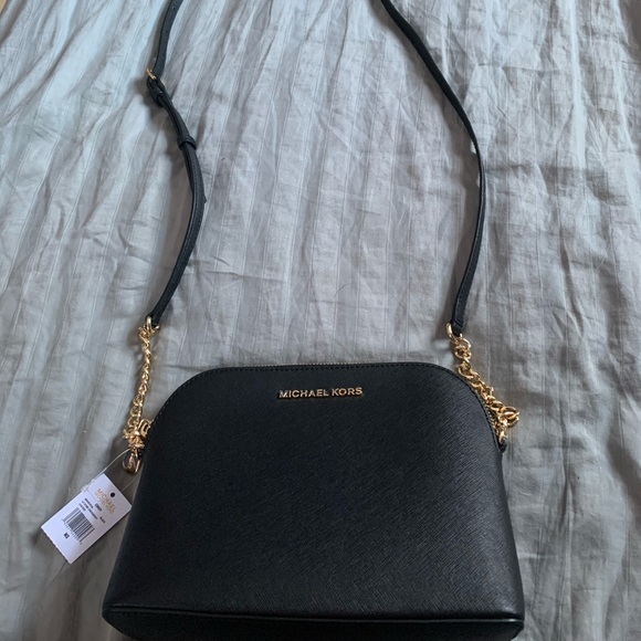Michael Kors Handbags - Michael Kors Crossbody